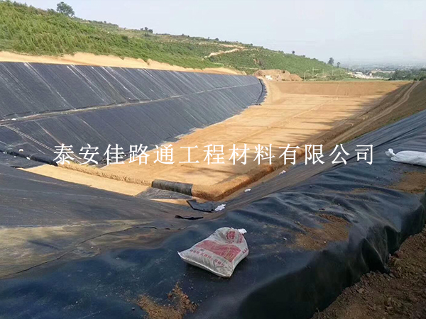 防滲膜坡面施工技巧 防滲膜坡面施工技巧